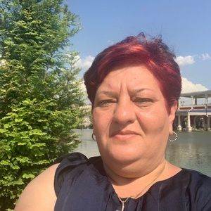 Meet your Posher, Valentina